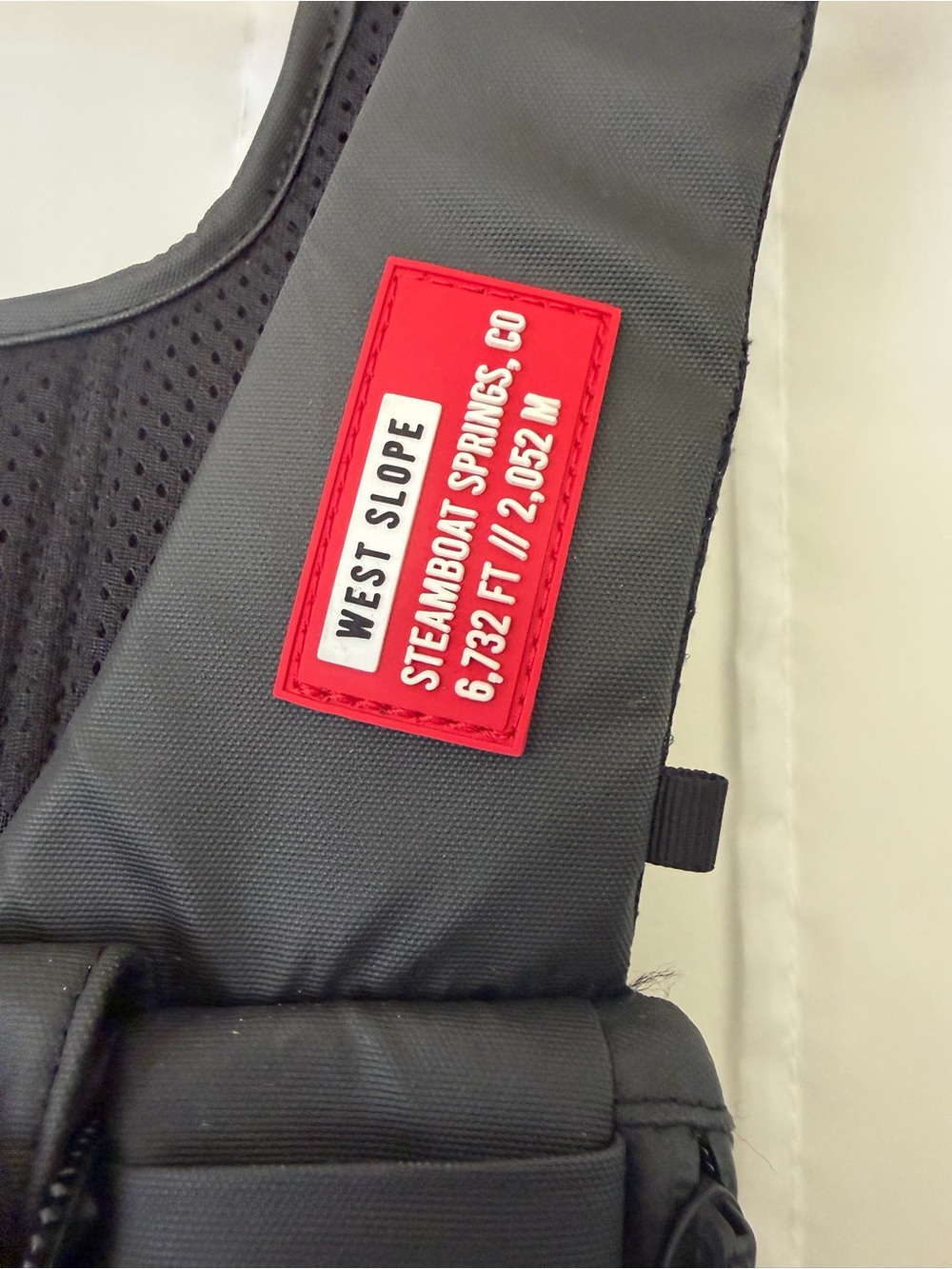 West Slope Pro-180x Chest Pack Ski / Snowboard - Picture 6 of 8